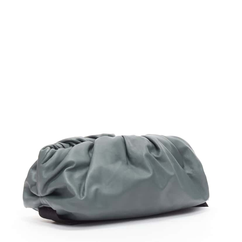 Bottega Veneta The Body Pouch Grey Leather Very good condition - Inside View