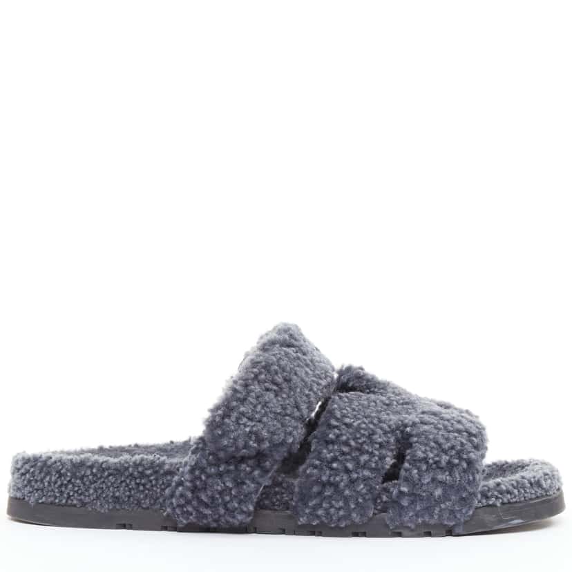 Hermès Chypre Grey Fur Good condition - Back View