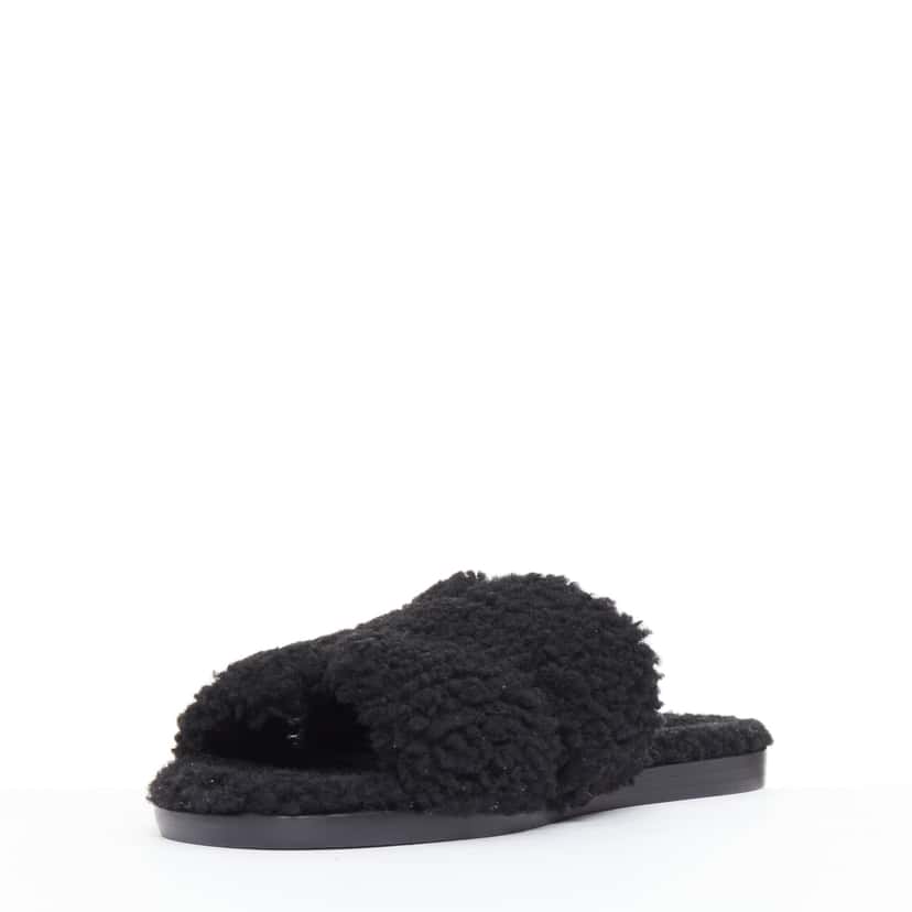 Hermès Oran Black Fur Very good condition - Model View