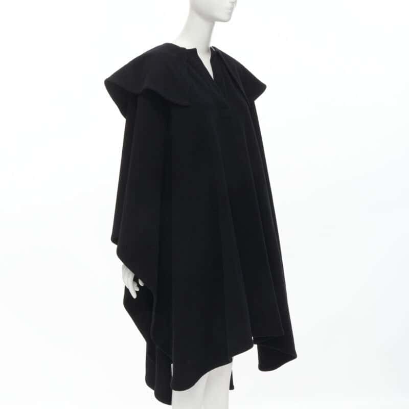 Comme Des Garcons Black Wool Poncho Cape Black Wool Never worn - Inside View