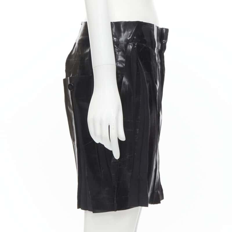 Issey Miyake Lacquered Mini Skirt Black Cotton Very good condition - Model View