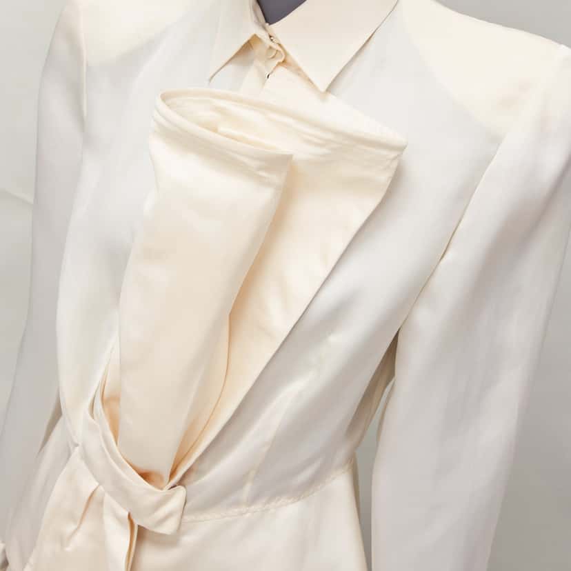 Gianfranco Ferré Bow Detail Jacket Beige Silk Very good condition - Back View