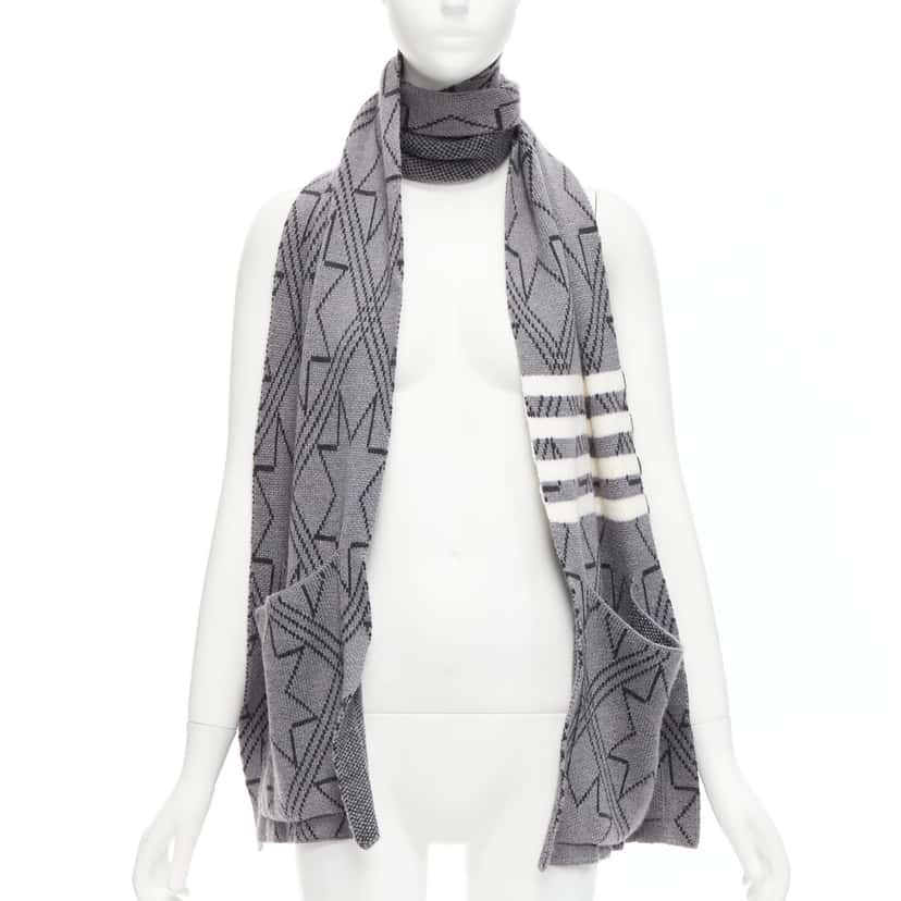 Thom Browne Graphic Star Scarf Grey Very good condition - Front View
