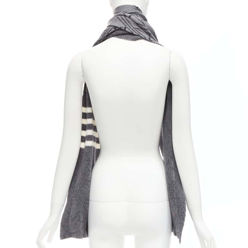 Thom Browne Graphic Star Scarf Grey Very good condition - Box View
