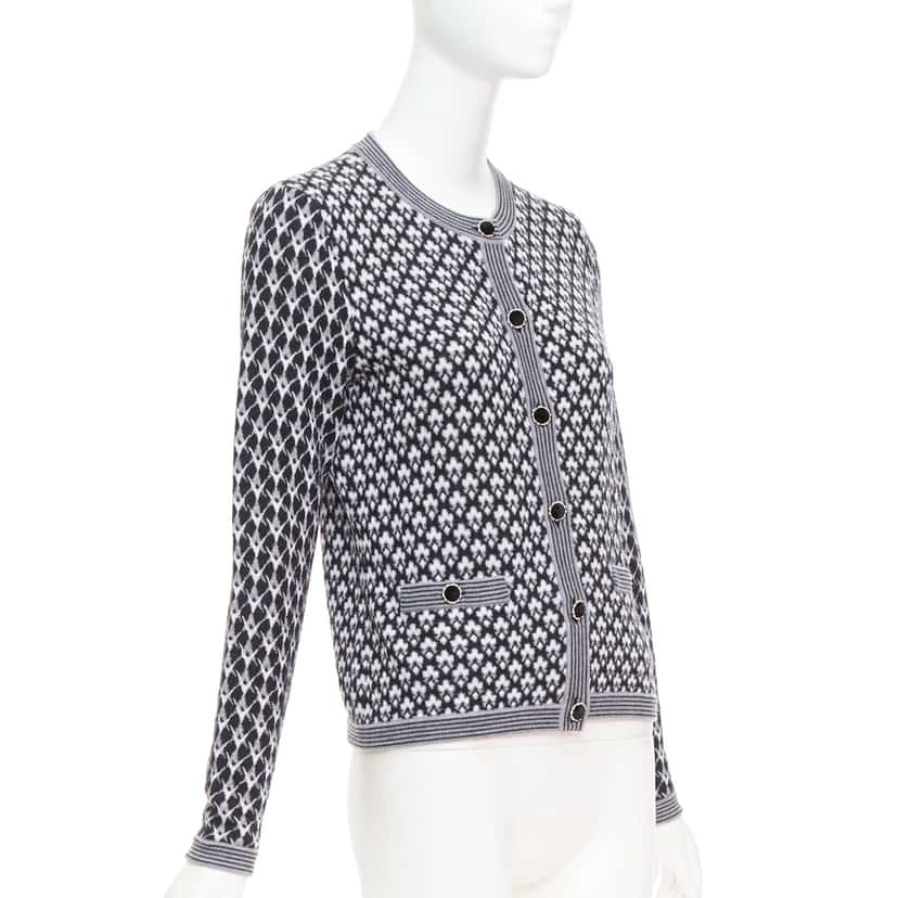 Chanel Velvet Button Cardigan Black Cashmere Very good condition - Model View