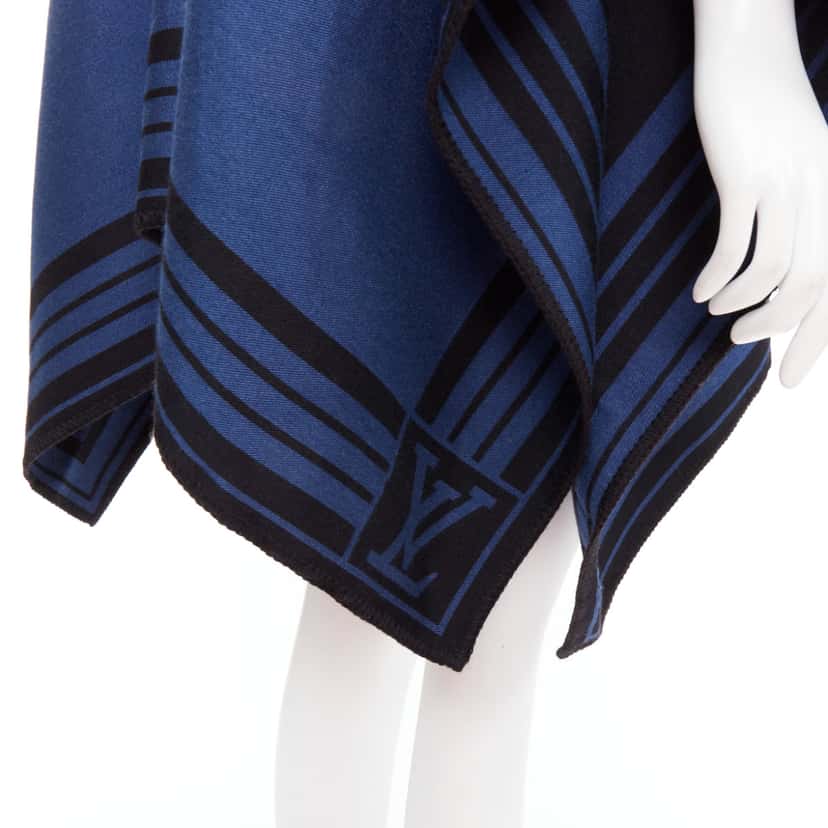 Louis Vuitton Cashmere Tassel Poncho Blue Cashmere Good condition - Back View