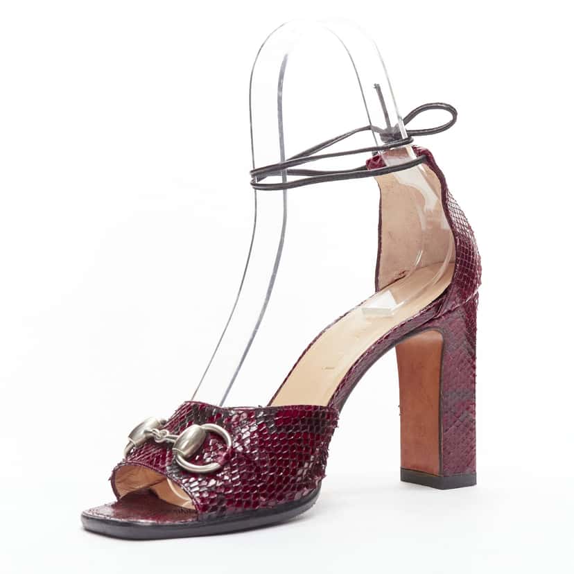 Gucci Horsebit Heels Burgundy Leather Very good condition - Model View
