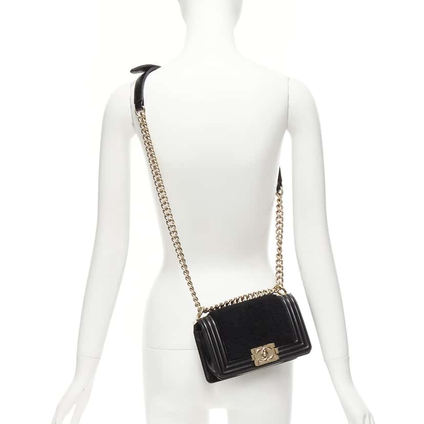 Chanel Boy Small Black Leather Very good condition - Back View