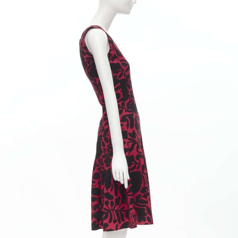 Oscar De La Renta Panelled Flared Dress Red Polyester Very good condition - Model View