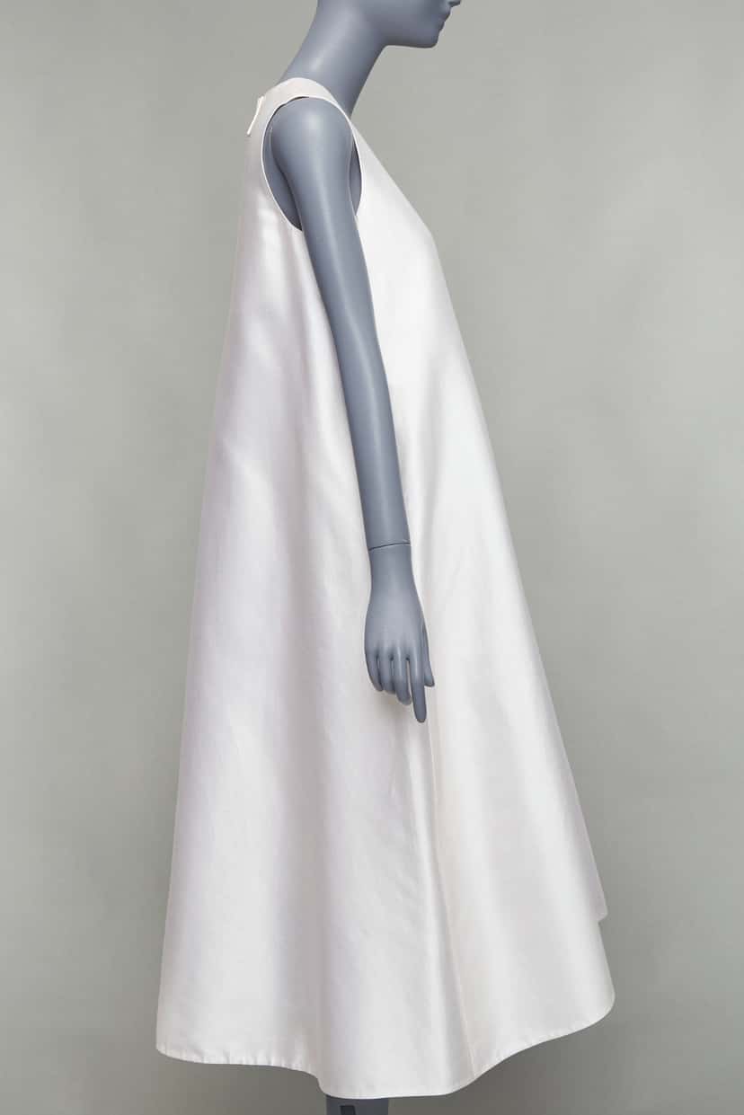 Melitta Baumeister Bow Back Tent Dress Beige Silk Good condition - Model View