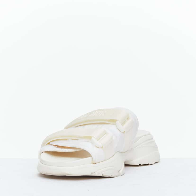 Dior D-Wander Beige Good condition - Model View