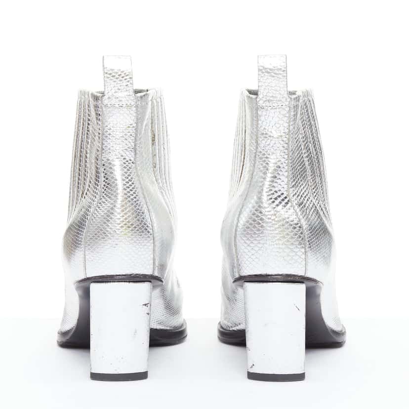 Roger Vivier Cone Heel Point Boots Silver Leather Good condition - Box View
