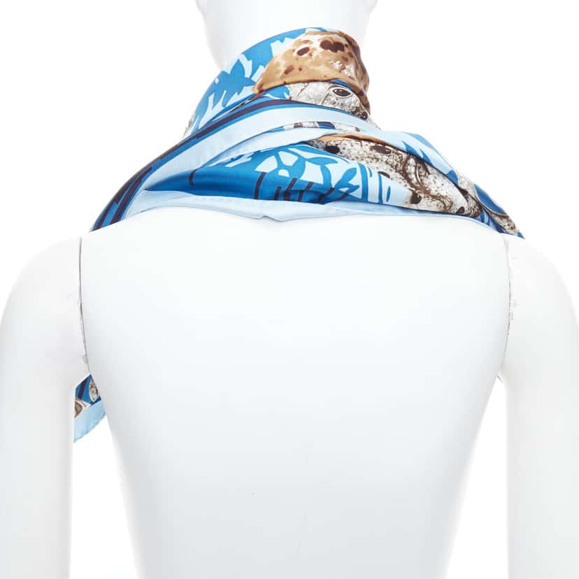 Cartier Leopard Ring Scarf Blue Silk Never worn - Box View