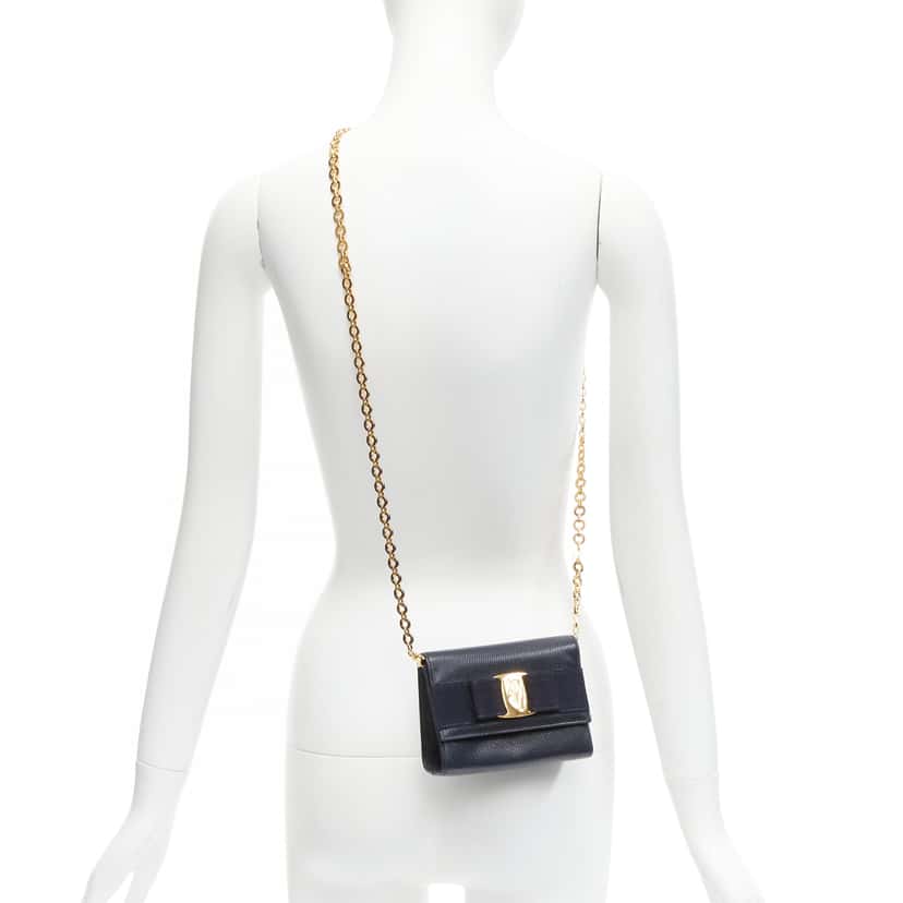 Salvatore Ferragamo Vara Bow Black Leather Very good condition - Back View