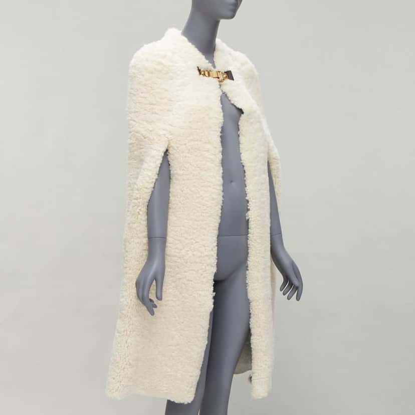 Celine Gold Buckle Shearling Cape Ecru Fur Very good condition - Inside View