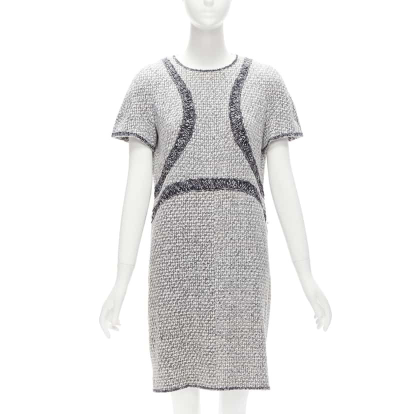 Chanel Panels Tweed Dress Grey Tweed Very good condition - Front View