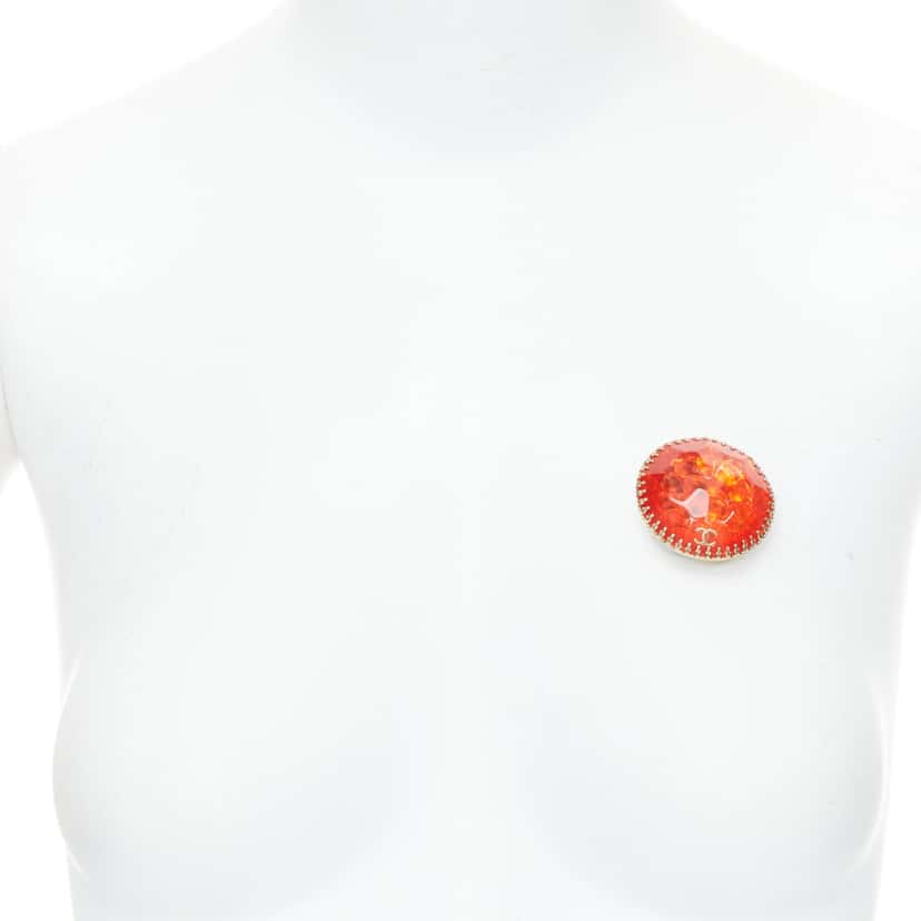 Chanel Red Resin Pin Red Plastic Very good condition - Back View