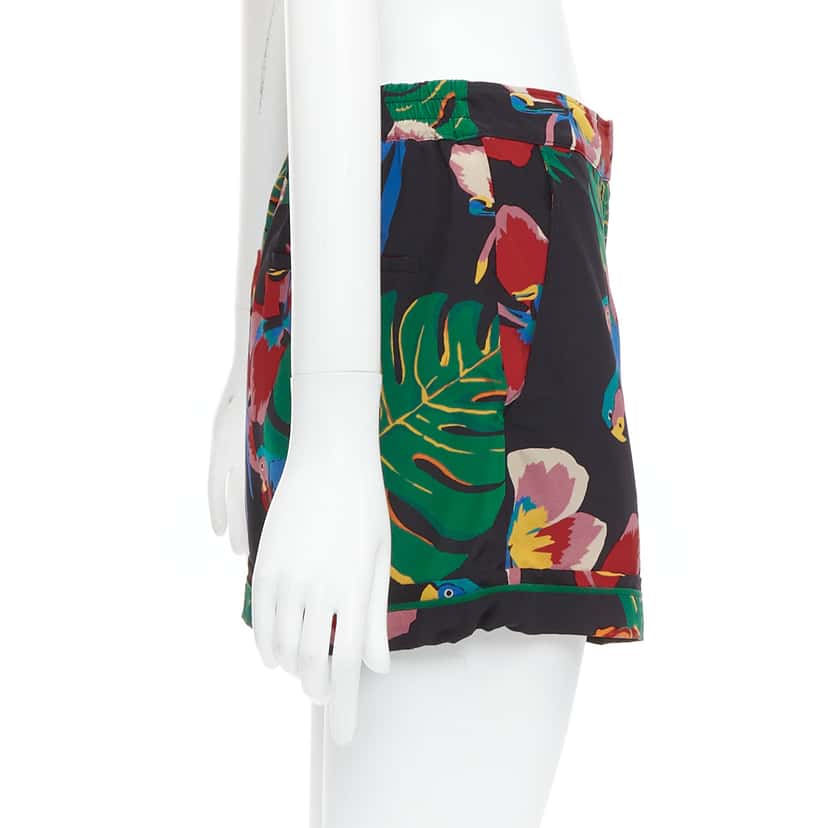 Valentino Parrot Floral Shorts Red Silk Very good condition - Model View