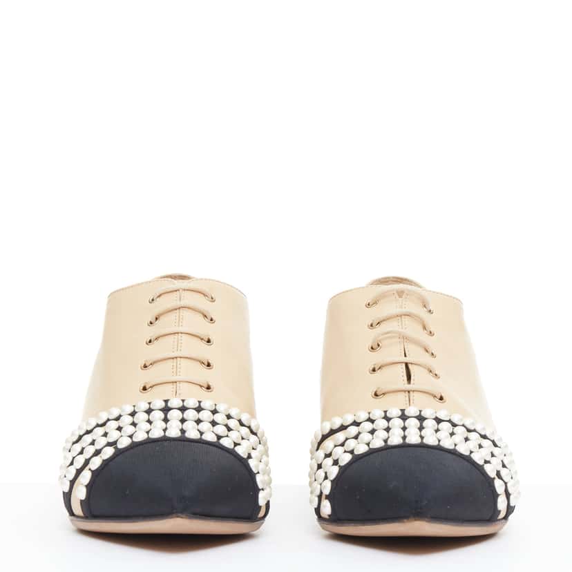 Chanel Pearl Cap Oxfords Beige Leather Fair condition - Model View