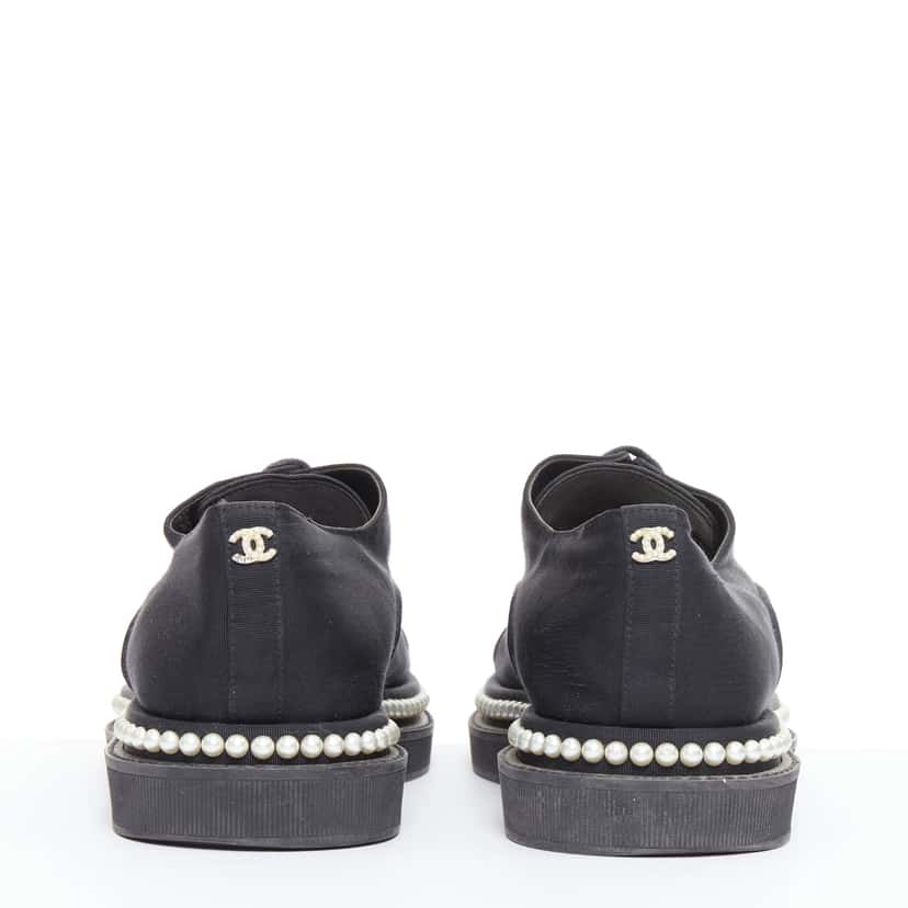 Chanel Pearl Lace Derbies Black Fair condition - Model View