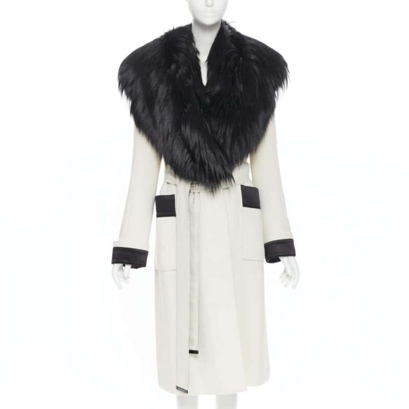 Tom Ford White Fox Fur Robe Coat White Wool Very good condition - Front View