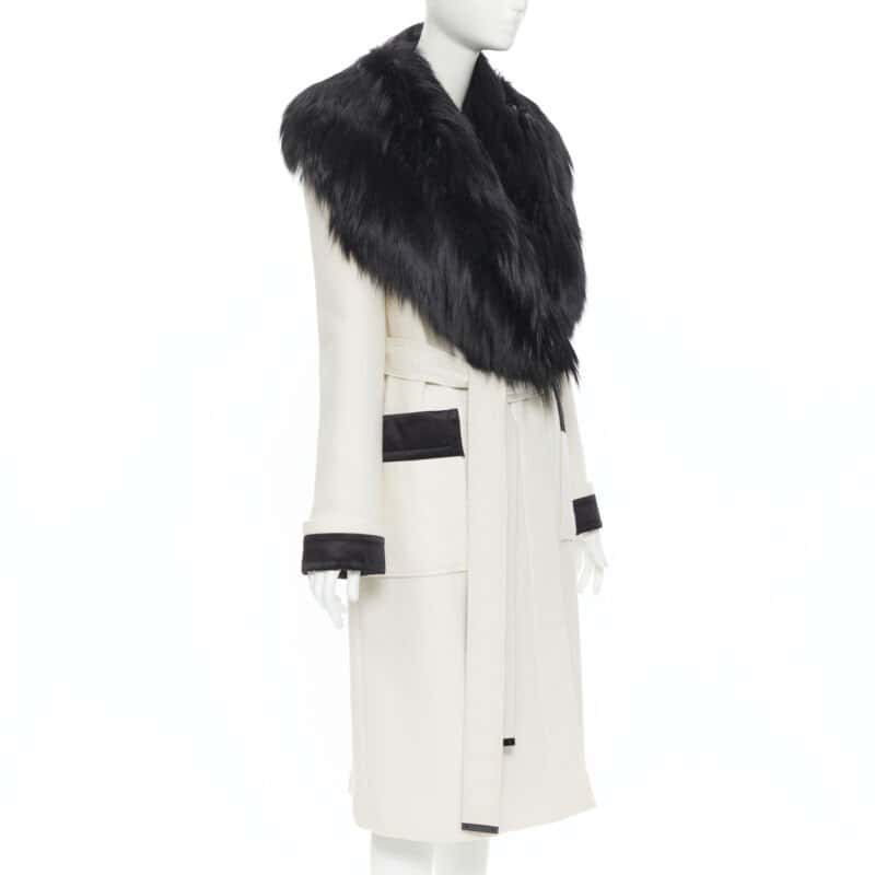 Tom Ford White Fox Fur Robe Coat White Wool Very good condition - Model View