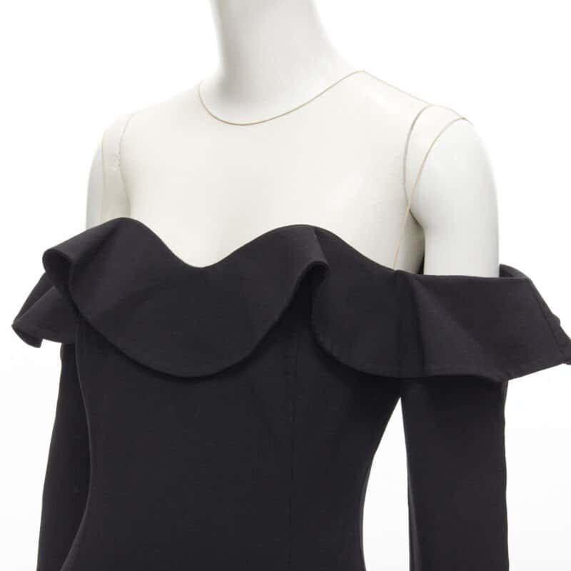 Oscar De La Renta Ruffle Flute Dress Black Wool Never worn - Back View
