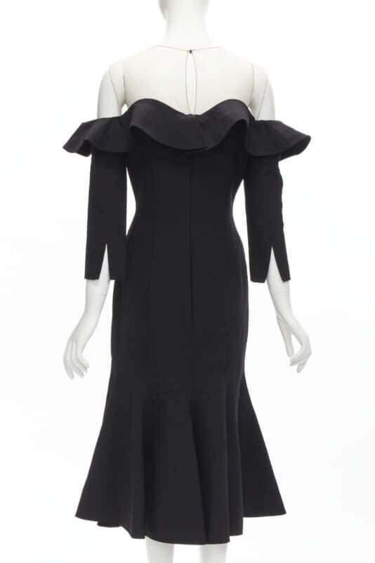 Oscar De La Renta Ruffle Flute Dress Black Wool Never worn - Box View