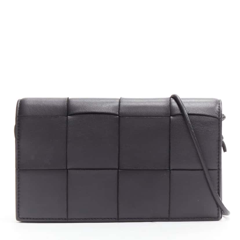 Bottega Veneta Cassette Black Leather Good condition - Front View