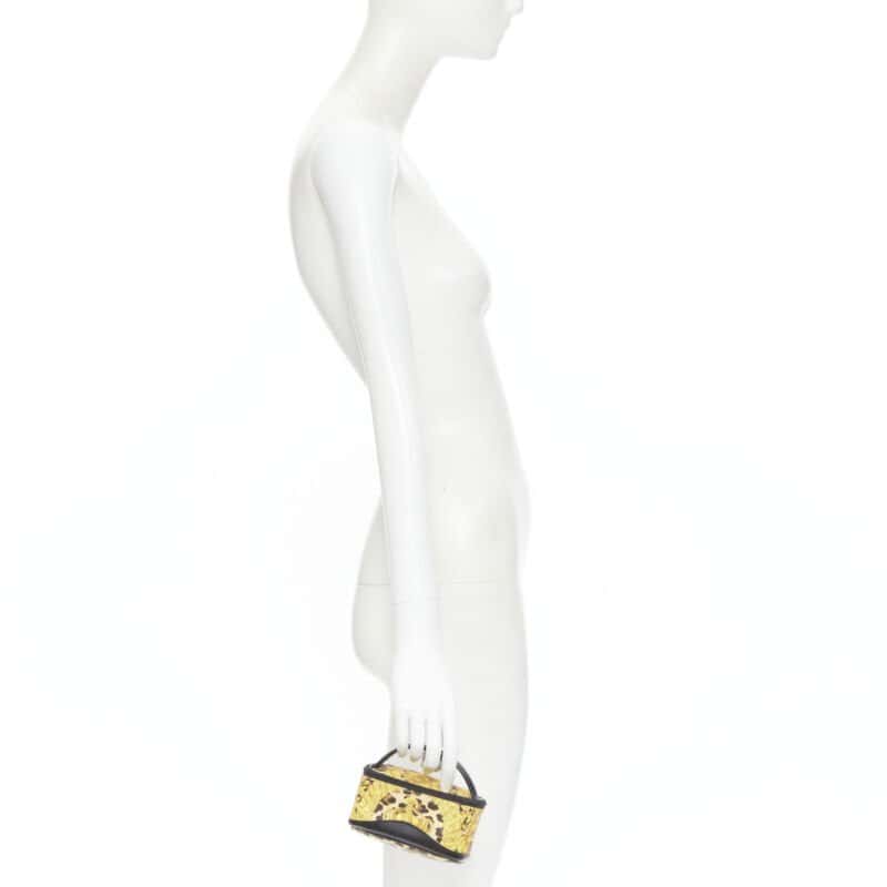 Gianni Versace Gold M Wristlet Gold Very good condition - Back View