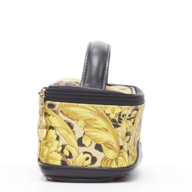 Gianni Versace Gold M Wristlet Gold Very good condition - Model View
