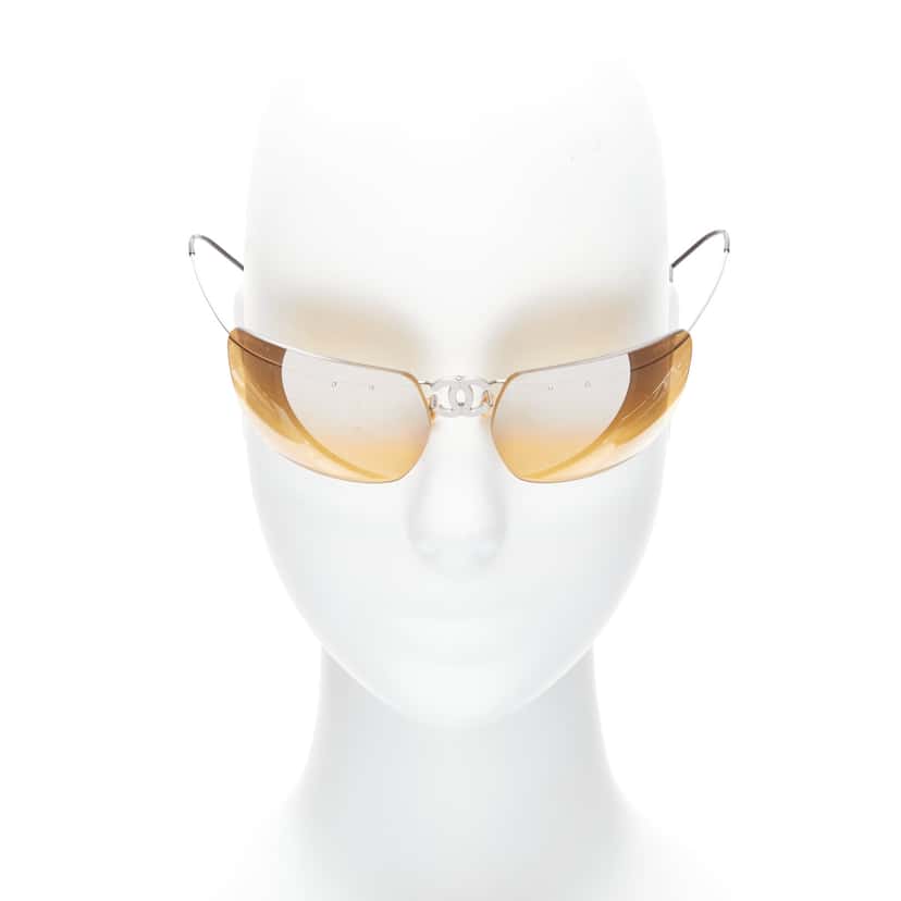 Chanel CC Cyber Sunglasses Yellow Metal Very good condition - Front View