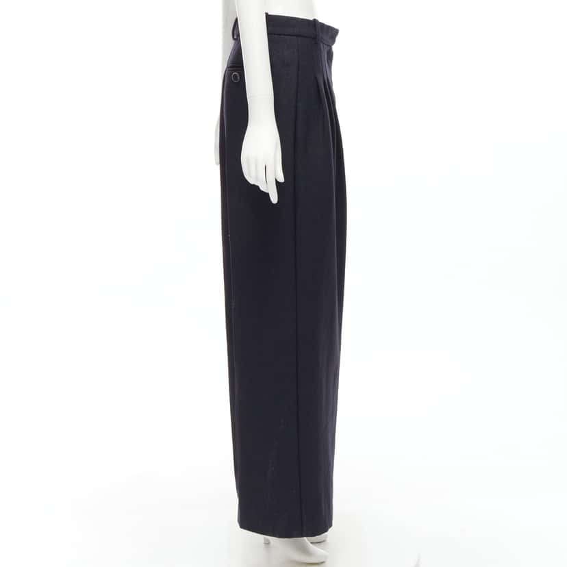 Chanel P62454V31878 Black Wool Never worn, with tag - Model View
