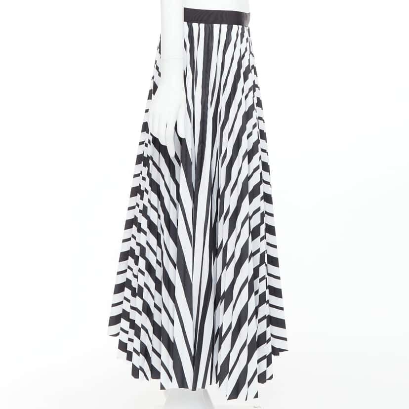 Sacai Ribbon Pleated Skirt Black Polyester Very good condition - Model View