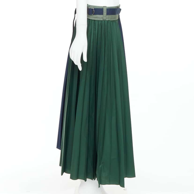 Sacai Deconstructed Pleated Skirt Green Polyester Very good condition - Model View