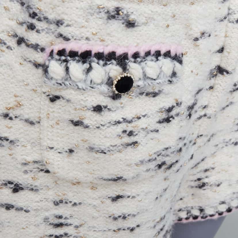 Chanel Tweed Knit Shorts Beige Wool Very good condition - Back View