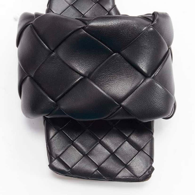 Bottega Veneta Lido Black Leather Never worn - Box View