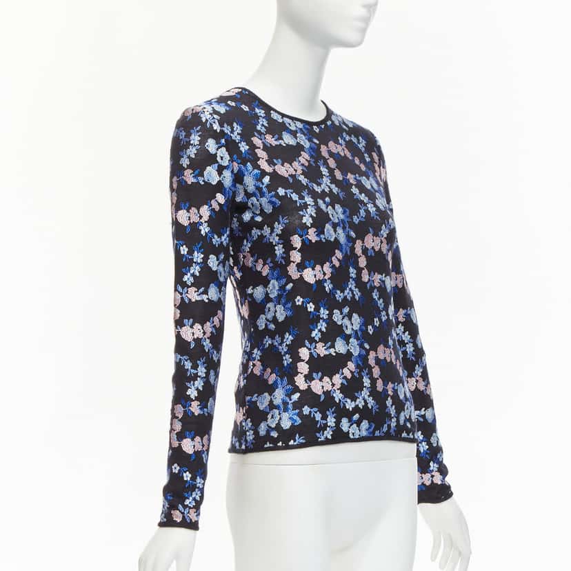 Giambattista Valli Floral Embroidery Top Black Cashmere Never worn - Inside View
