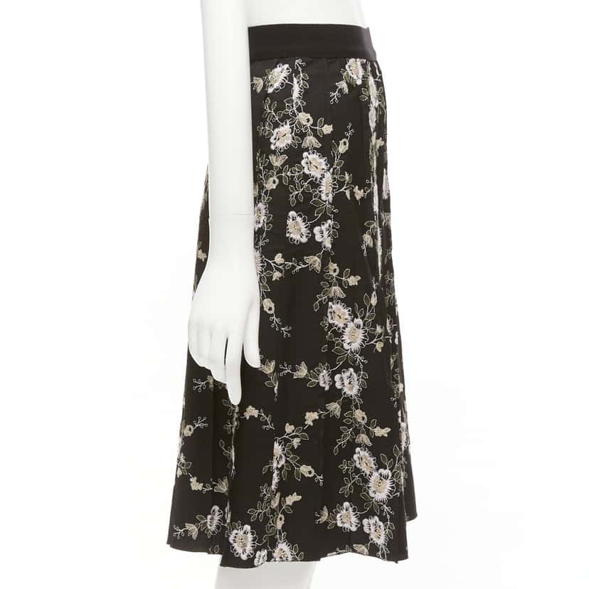 Giambattista Valli Floral Wool Skirt Black Wool Never worn - Model View