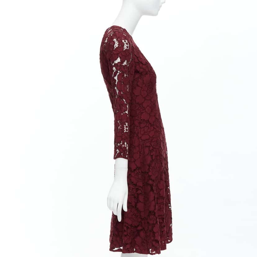 Oscar De La Renta Lace Fit Dress Burgundy Polyester Good condition - Model View