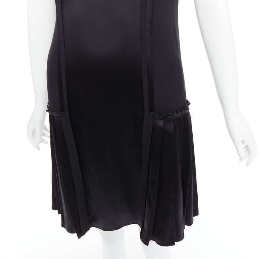 Oscar De La Renta Foldover Collar Dress Black Silk Very good condition - Back View