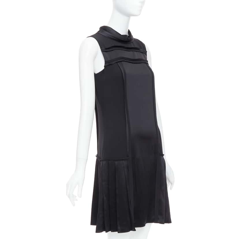 Oscar De La Renta Foldover Collar Dress Black Silk Very good condition - Inside View