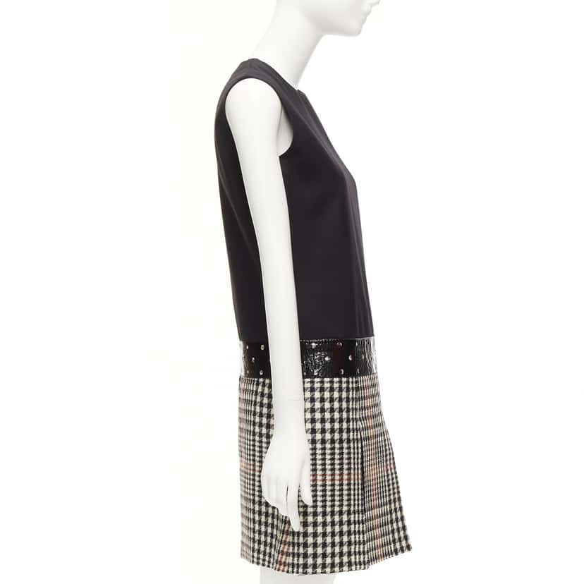 Yves Saint Laurent Houndstooth Fit Dress Black Wool Very good condition - Model View