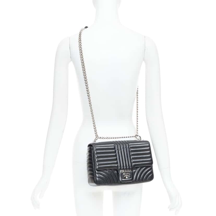 Prada Diagramme Black Leather Very good condition - Back View