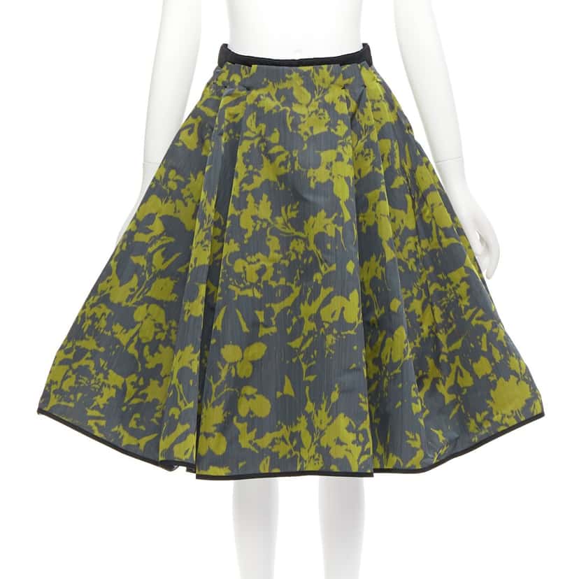 Louis Vuitton Floral Velvet Skirt Green Never worn - Front View