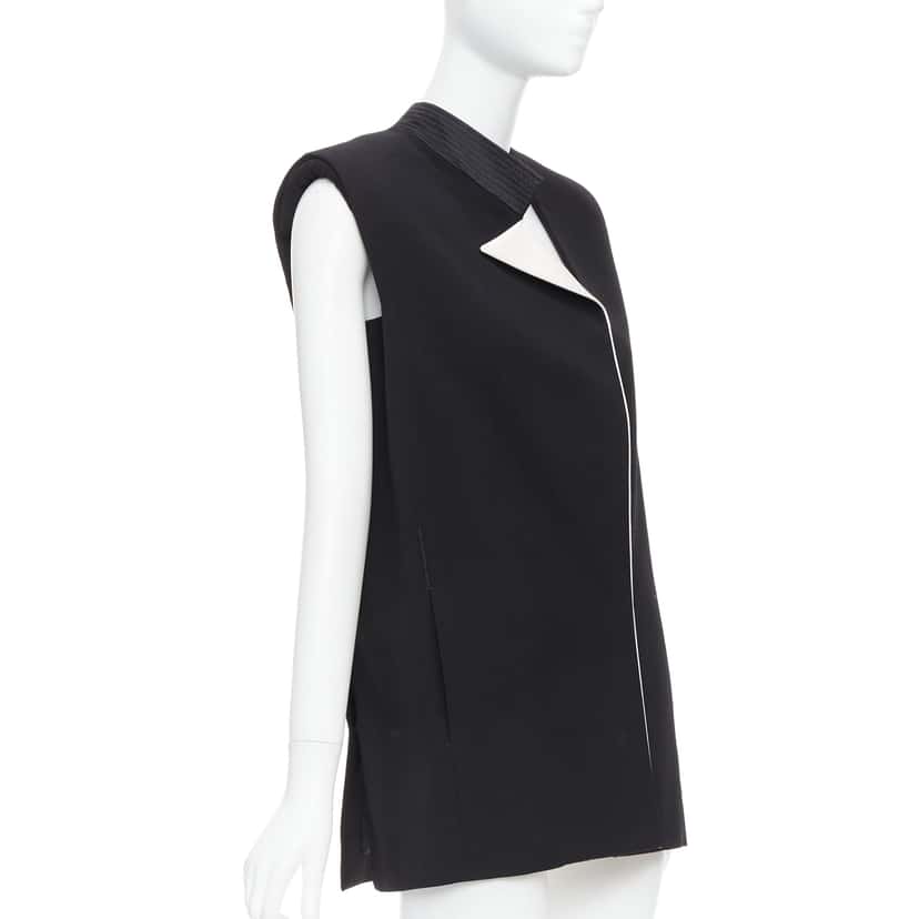 Lanvin Black Padded Boxy Vest Black Wool Never worn - Model View