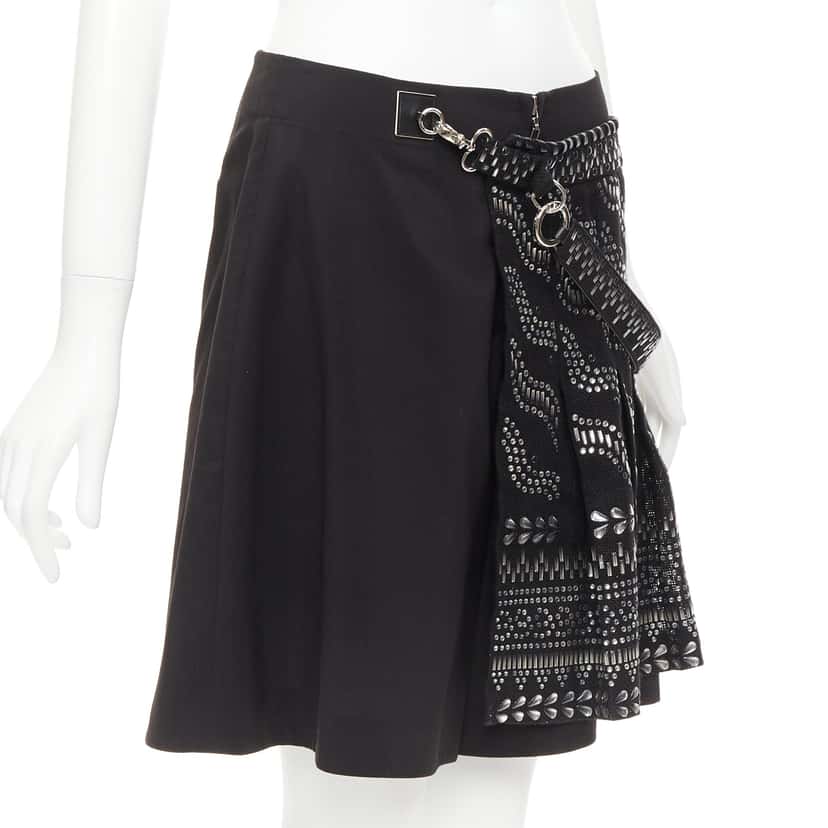 Louis Vuitton Lace Gothic Shorts Black Wool Never worn - Inside View