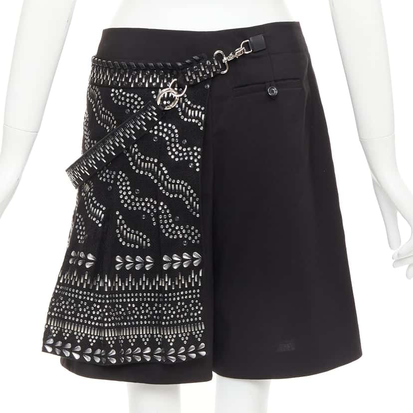 Louis Vuitton Lace Gothic Shorts Black Wool Never worn - Box View