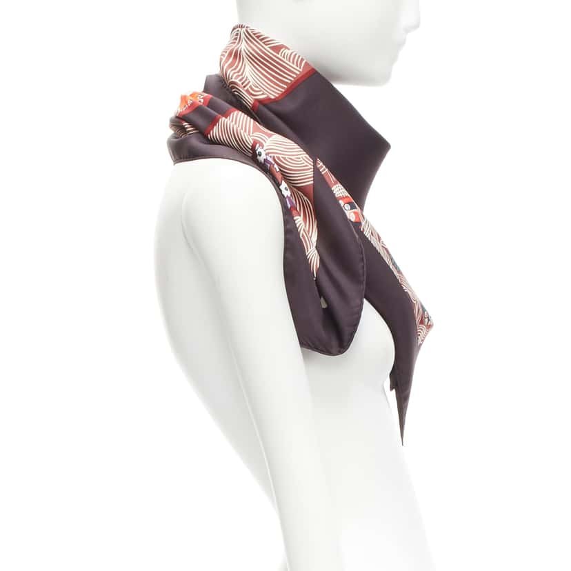Hermès Dark Floral Scarf Purple Silk Never worn - Model View
