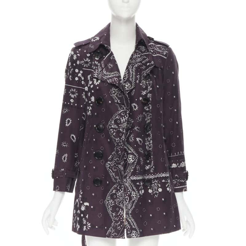 Burberry Purple Paisley Coat Purple Silk Never worn - Inside View